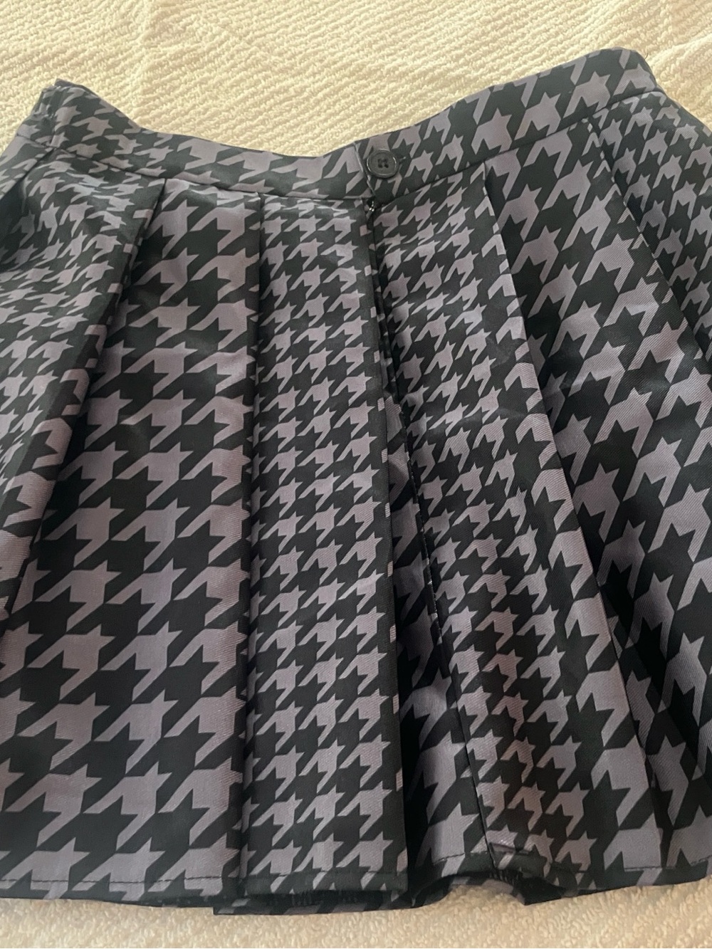 Houndstooth Pleated Circle Skirt in Black & Gray